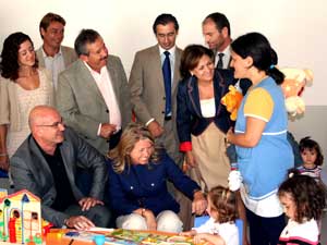 Una instantanea de la visita de la alcaldesa de Marbella por la nueva Escuela Infantil Novaschool San Pedro.